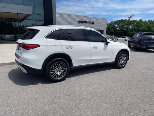 Polar White 2025 Mercedes-Benz GLC 300 4MATIC