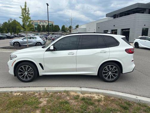 Alpine White 2022 BMW X5 xDrive40i