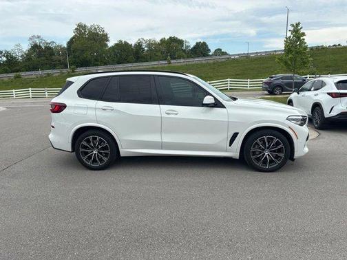 Alpine White 2022 BMW X5 xDrive40i