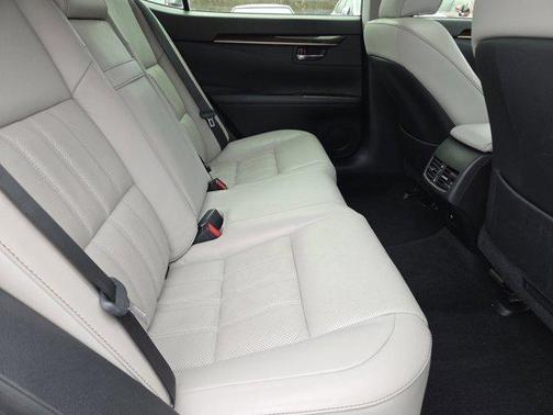 2017 Lexus ES 300h Base