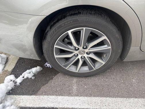 2017 Lexus ES 300h Base