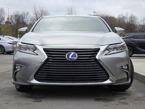 2017 Lexus ES 300h Base
