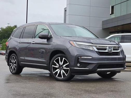 Lunar Silver Metallic 2019 Honda Pilot Touring 8-Passenger