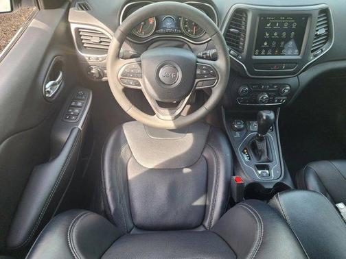 2022 Jeep Cherokee Latitude Lux