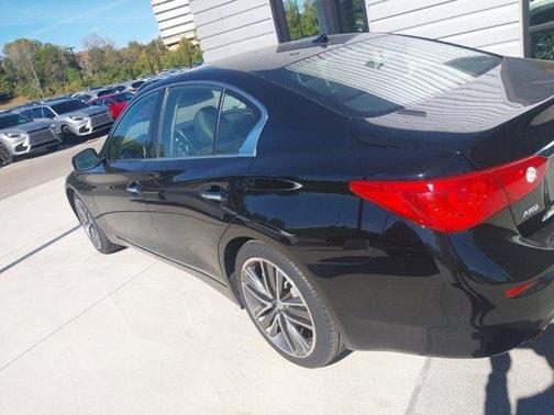 2015 INFINITI Q50 Sport