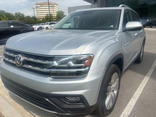 Reflex Silver Metallic 2019 Volkswagen Atlas 3.6L SE w/Technology