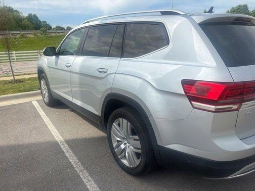 Reflex Silver Metallic 2019 Volkswagen Atlas 3.6L SE w/Technology