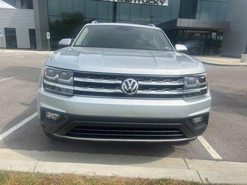 Reflex Silver Metallic 2019 Volkswagen Atlas 3.6L SE w/Technology