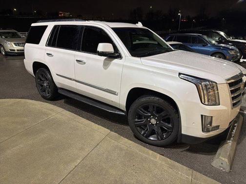 2017 Cadillac Escalade Luxury