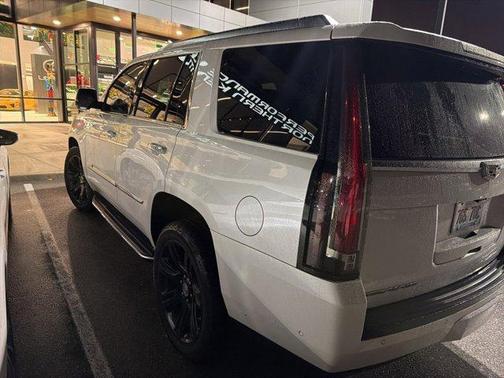 2017 Cadillac Escalade Luxury