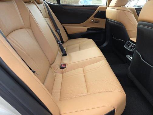 2025 Lexus ES 350 Ultra Luxury