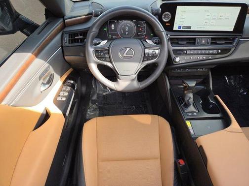 2025 Lexus ES 300h F SPORT Design