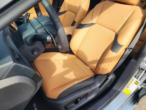 2025 Lexus ES 300h F SPORT Design