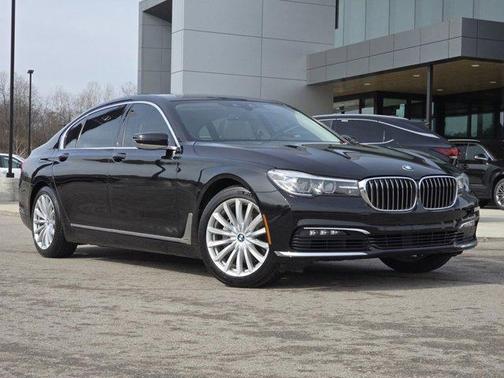 2018 BMW 740 740i