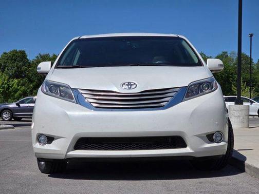 Blizzard Pearl 2015 Toyota Sienna Limited