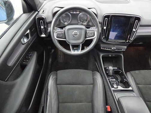 2019 Volvo XC40 T5 R-Design