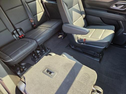 Onyx Black 2023 GMC Yukon SLT