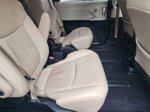 2021 Toyota Sienna Limited 7-Passenger