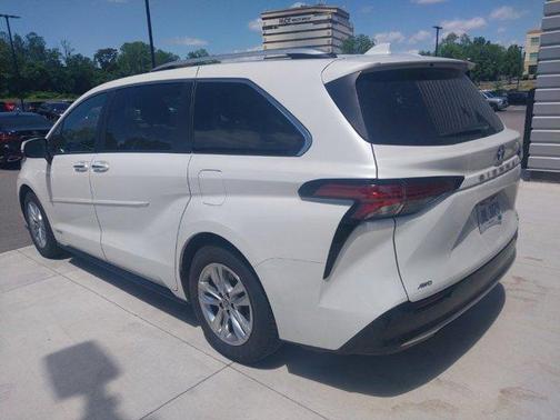 2021 Toyota Sienna Limited 7-Passenger