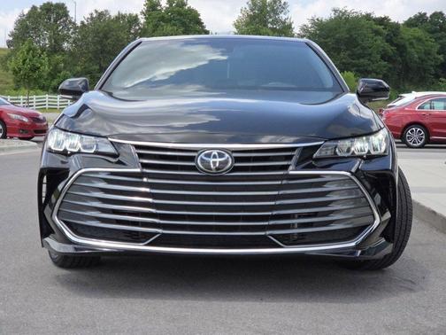 Midnight Black Metallic 2019 Toyota Avalon XLE