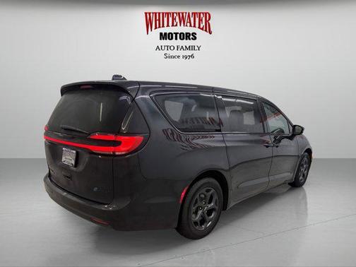 2022 Chrysler Pacifica Hybrid Touring L