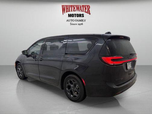2022 Chrysler Pacifica Hybrid Touring L