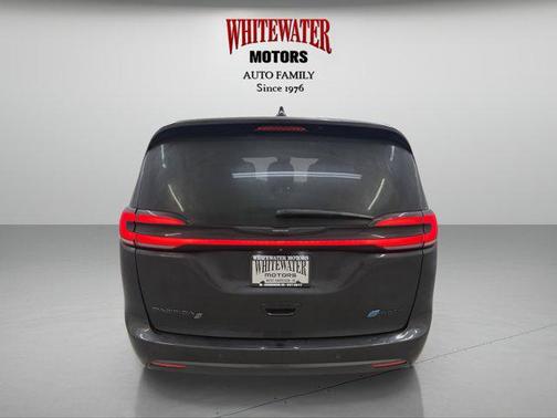 2022 Chrysler Pacifica Hybrid Touring L