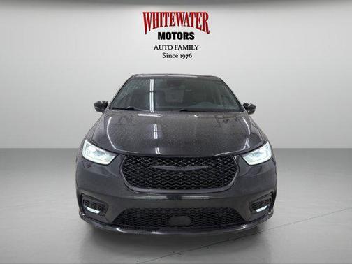 2022 Chrysler Pacifica Hybrid Touring L