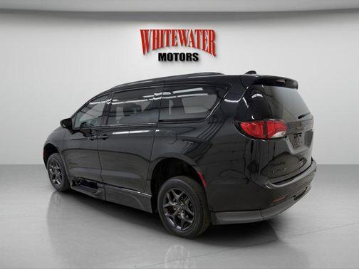 2020 Chrysler Pacifica Touring-L Plus