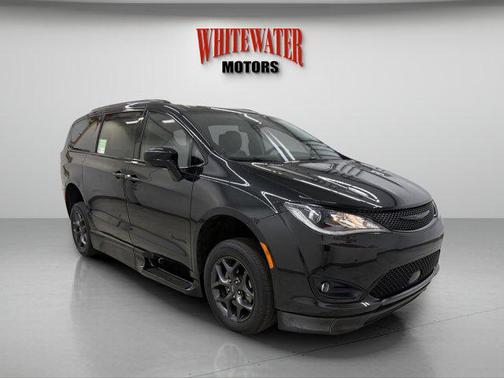 2020 Chrysler Pacifica Touring-L Plus