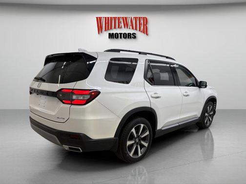 2023 Honda Pilot AWD Elite