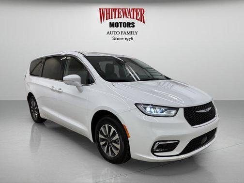 2022 Chrysler Pacifica Hybrid Touring L