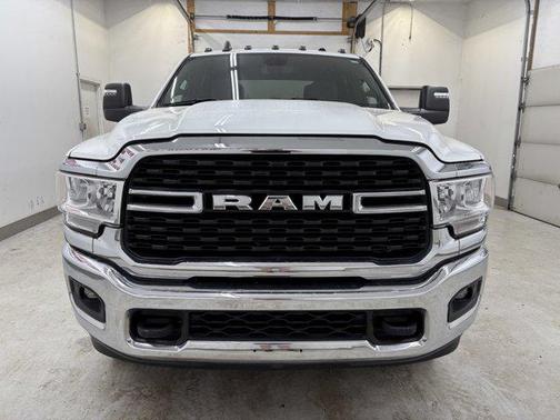 2023 RAM 3500 Big Horn Crew Cab 4x4 8' Box