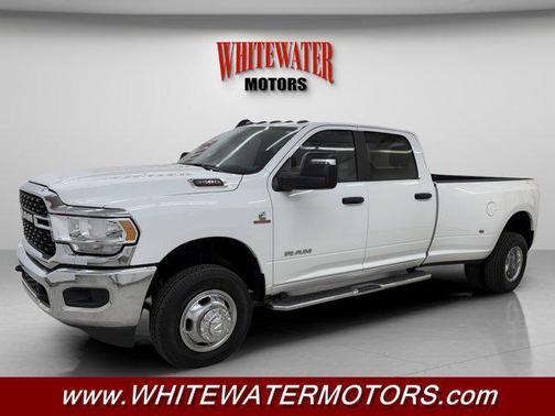 2023 RAM 3500 Big Horn Crew Cab 4x4 8' Box
