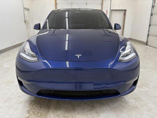 2022 Tesla Model Y Long Range Dual Motor All-Wheel Drive