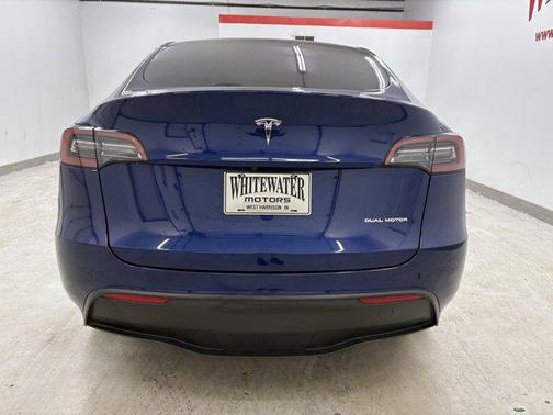 2022 Tesla Model Y Long Range Dual Motor All-Wheel Drive
