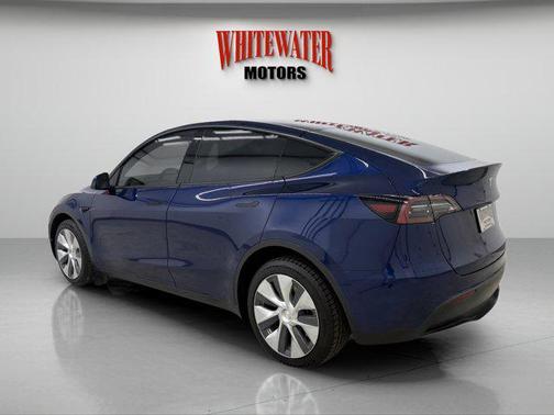 2022 Tesla Model Y Long Range Dual Motor All-Wheel Drive