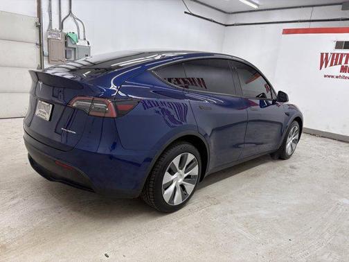 2022 Tesla Model Y Long Range Dual Motor All-Wheel Drive