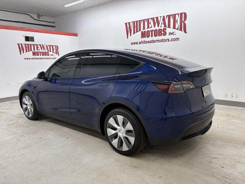 2022 Tesla Model Y Long Range Dual Motor All-Wheel Drive