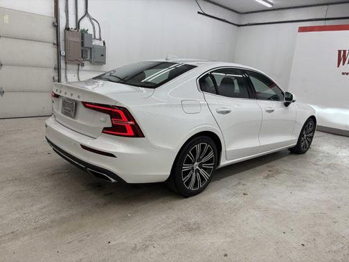 2021 Volvo S60 Recharge Plug-In Hybrid T8 Inscription