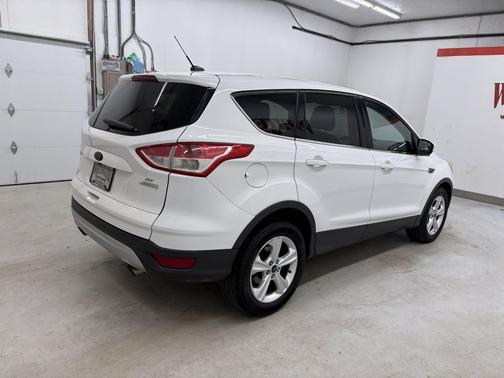Oxford White 2014 Ford Escape SE