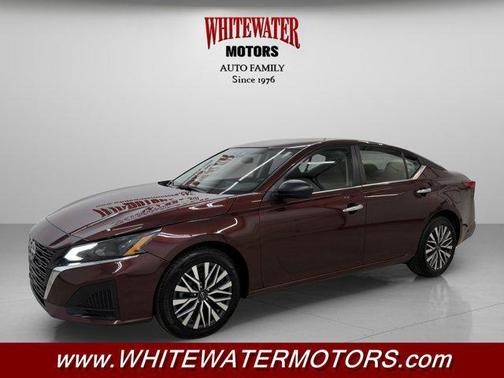 Garnet Pearl Metallic 2025 Nissan Altima SV AWD