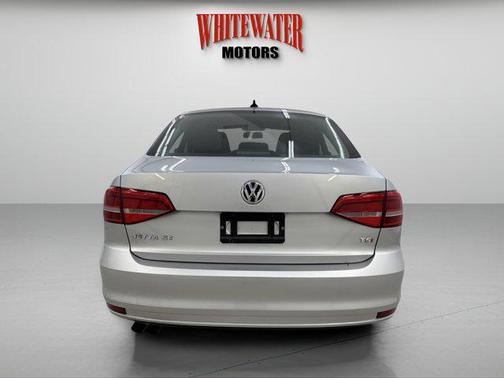 Platinum Gray Metallic 2015 Volkswagen Jetta Man SE