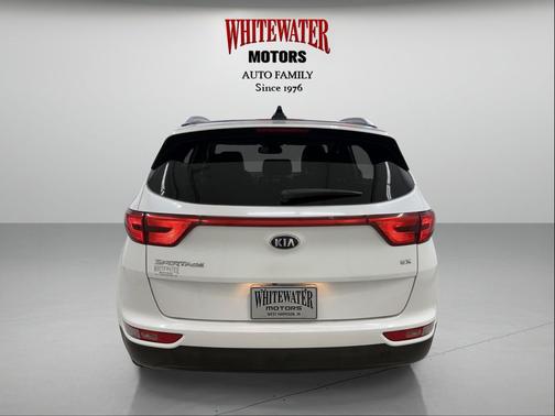 Snow White Pearl 2017 Kia Sportage EX