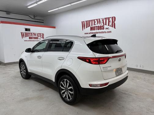 Snow White Pearl 2017 Kia Sportage EX