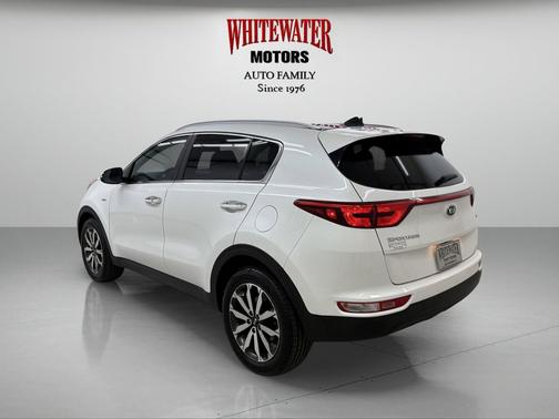 Snow White Pearl 2017 Kia Sportage EX