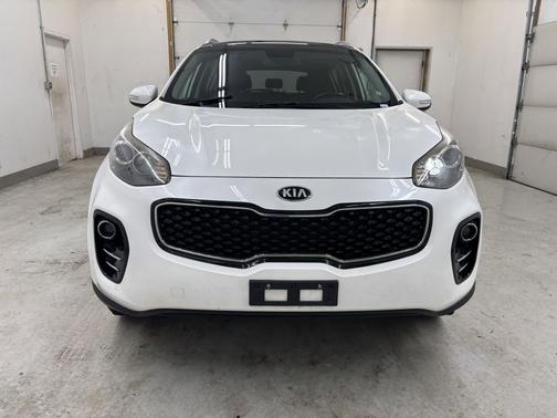 Snow White Pearl 2017 Kia Sportage EX