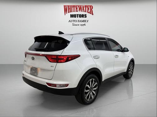 Snow White Pearl 2017 Kia Sportage EX