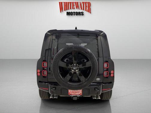 2022 Land Rover Defender 110 V8
