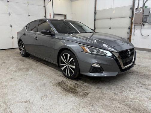 2020 Nissan Altima SR FWD